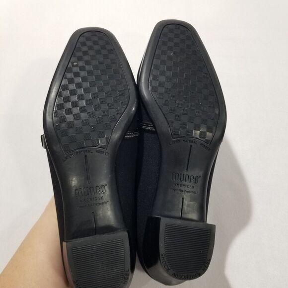 Munro Shoes Womens 7.5M Cindi Slip On Loafer Heel M207487 Black Fabric - Picture 6 of 10